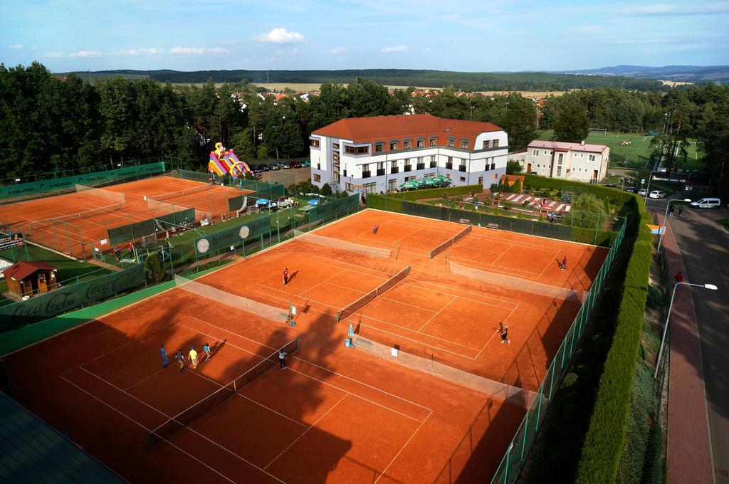 Hotel Sport Zruč Exterior foto